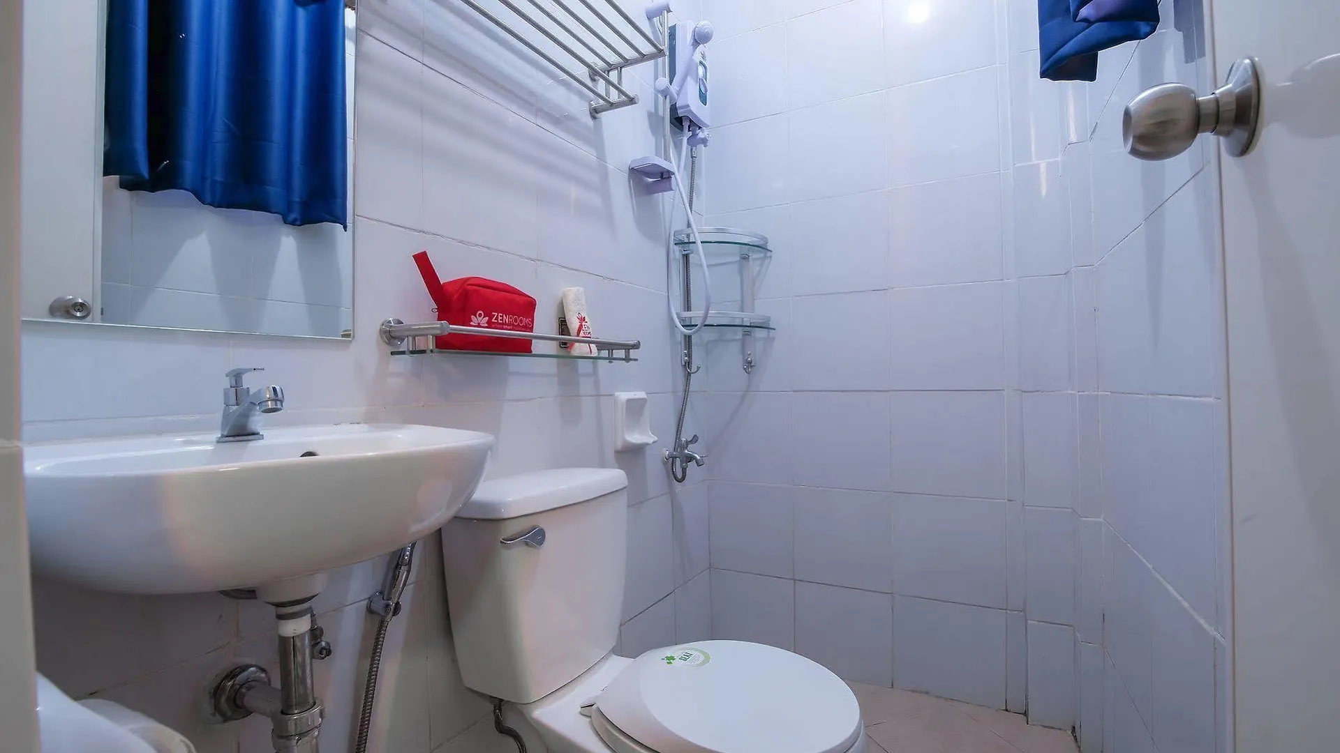 ** Hotel Zen Rooms Mabini Ermita Manila Philippines